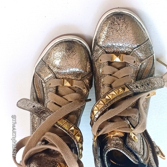 Michael Kors Gold Sneakers with Sleek Design - Picture 15 of 16